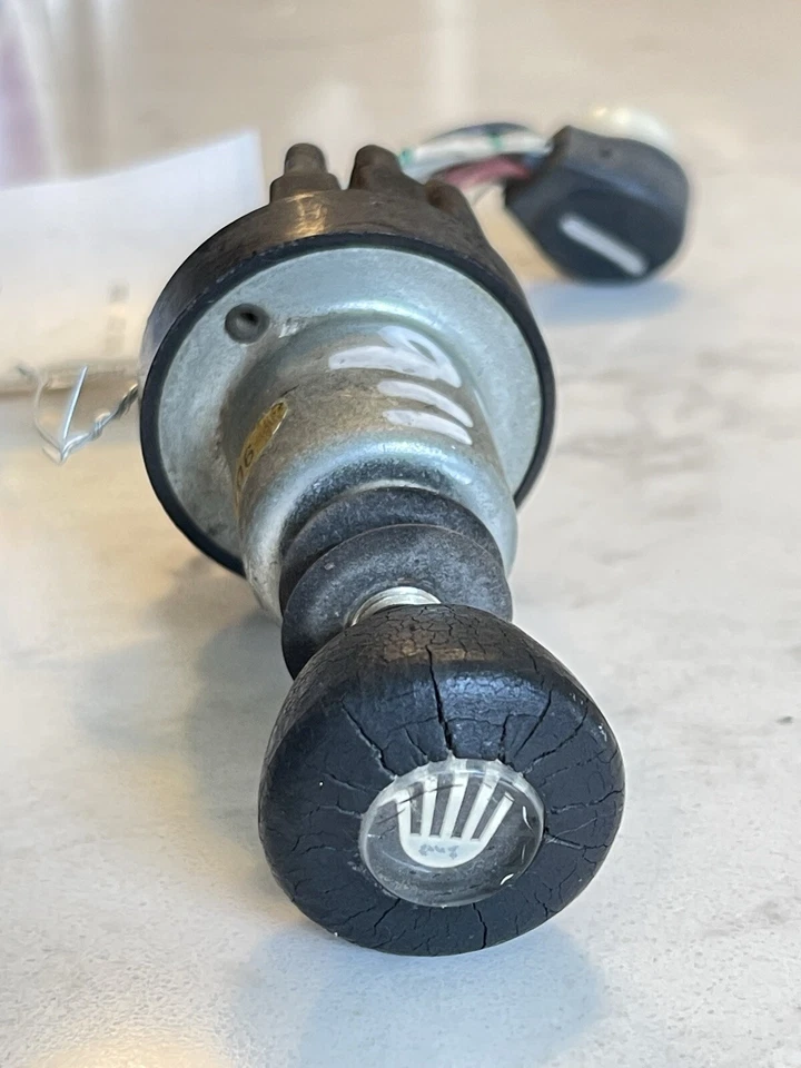 INTERRUPTOR FARO SWB ORIGINAL PORSCHE 911 912 1965-1968 CON BISEL PERILLA 90161321200 Foto 1 de 4