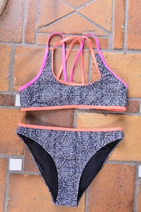 💙💜🖤 Protest Bikini schwarz pink Print Muster TOP 🖤💜💙 - Bild 1 von 3