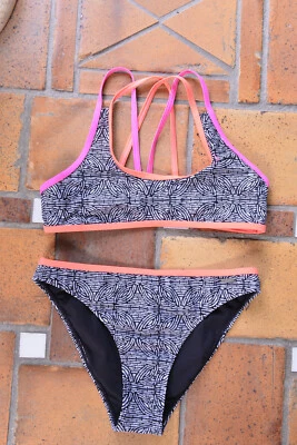 💙💜🖤 Protest Bikini schwarz pink Print Muster TOP 🖤💜💙 - Bild 1 von 3