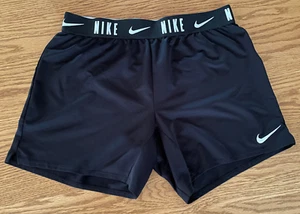 Nike Athletic Shorts Youth Sz L Black Lighweight 5" Inseam Gym Running Training - Picture 1 of 12