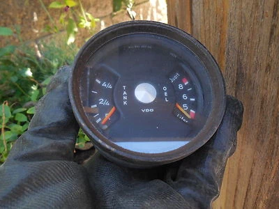 Porsche 911 Fuel Oil Gauge Date Stamp 11.71 91164120200 - Image 1 of 4