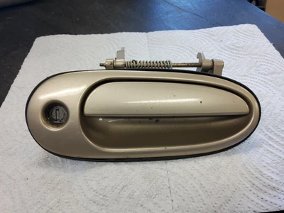 Pontiac Grand AM 1999-2005 pasajero delantero derecho exterior manija de puerta dorado OEM Foto 1 de 3