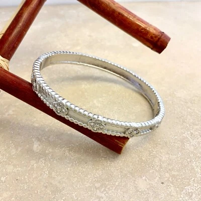 High-end Brand Style Gold plated thin ball trim pave 4 leaf stunning bracelet - Image 1 of 4