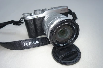 FUJIFILM X-A2 - Digatalkamera mit Wechselobjektiv 1:3.5-5.6 16-50mm - Bild 1 von 4