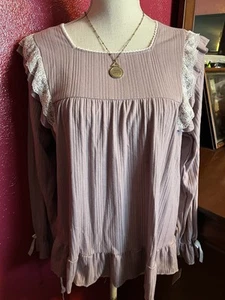 Women’s Top Long Sleeve Peasant Lovely Crochet/Lace Detail Lilac Top Sz S Jr. - Picture 1 of 4