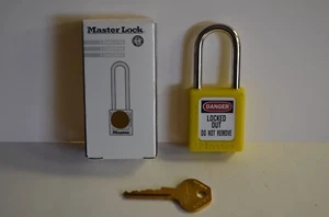 Master Lock 410YLW Lockout Padlock Thermoplastic - Picture 1 of 3