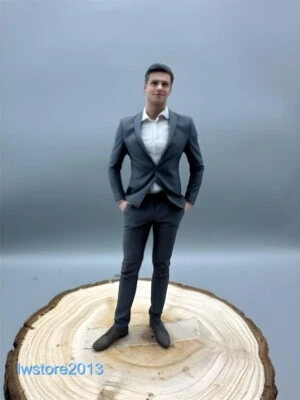 1/18 Suit Man 9cm Resin Figurines Figures Scene Model For Cars Vehicles Toys - Image 1 of 4