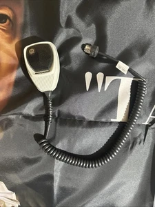 NEW Motorola Two Way Radio Handheld Microphone 1056D  8 Pin Compact Palm Mic - Picture 1 of 3