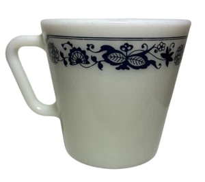 Pyrex Old Town Blue Onion 1410 White Milk Glass Coffee Mug Cup 70's Vintage - Picture 1 of 6