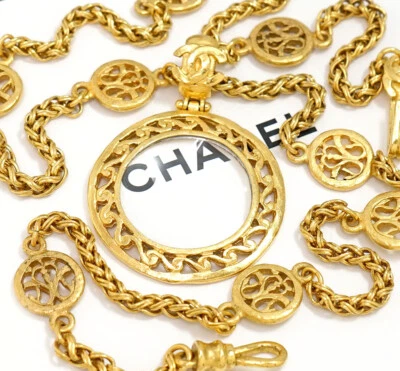 CHANEL CC Logo Lupa Colgante Collar 33" Tono Dorado 95A Auténtico con Caja  Foto 1 de 4