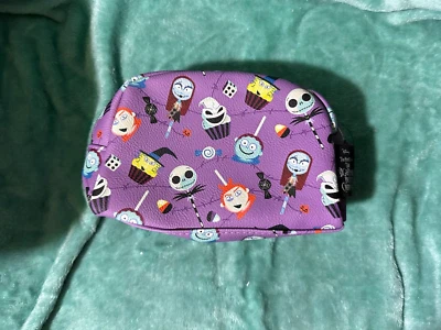 Bolsa de lápiz maquillaje cosmético Loungefly Pesadilla antes de Navidad golosinas personajes Foto 1 de 3