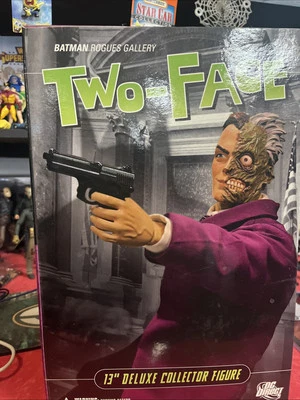 Коллекционная фигурка Batman Rogues Gallery Two-Face 13 дюймов Deluxe DC Direct 2005 читайте - Изображение 1 из 4