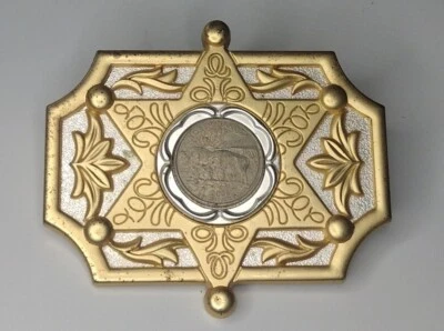 Moneda de búfalo de Dakota del Norte en hebilla de cinturón diseño de estrella de seis puntas 3 3/4" x 3 1/8" Foto 1 de 4