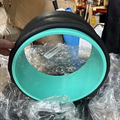 YOGI GRIPS Back Stretcher Cracker Roller (Medium) 10.63” - Image 1 of 4