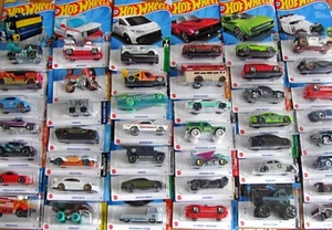 Hot Wheels 2024 Custodia principale G - a scelta - Foto 1 di 85