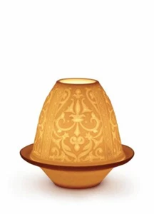 LLADRO PORCELAIN LITHOPHANE VOTIVE RENAISSANCE WAS £60.00 NOW £51.00 - Picture 1 of 2