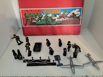 VINTAGE TOY ARMY MEN STEEL DIE-CAST Painted 16 PIECE W Box ENGLAND Soldiers '50s - Image 1 of 4
