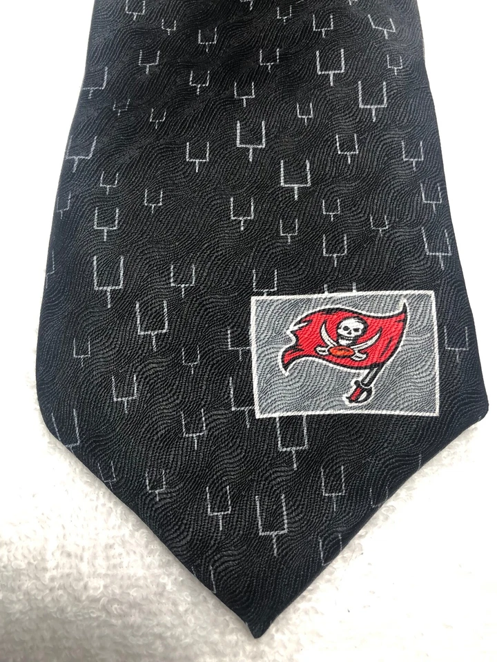 NFL HOMBRE CORBATA NEGRA CON TAMPA BAY BUCCANEERS 4 X 59 Foto 1 de 4