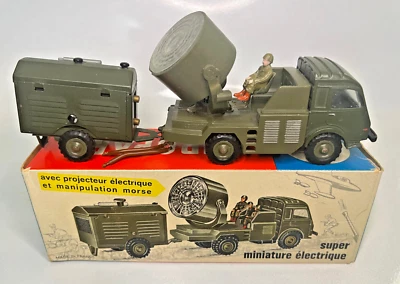CIJ 1/43rd Scale Renault Army Anti-Aircraft Search Light Truck - Image 1 of 4