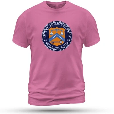 Camiseta FLETC Federal Entrenamiento de Aplicación de la Ley Logo Divertida Talla S-5XL Hecha en EE. UU. Foto 1 de 2