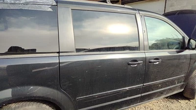 16 DODGE CARAVAN Rear Door Right (No shipping) - Image 1 of 4