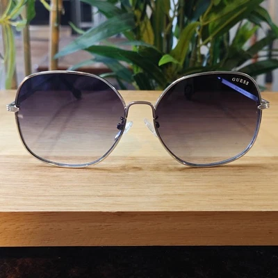 Gafas de sol GUESS GF0385 para mujer de gran tamaño redondas monturas plateadas lentes negras degradadas Foto 1 de 4