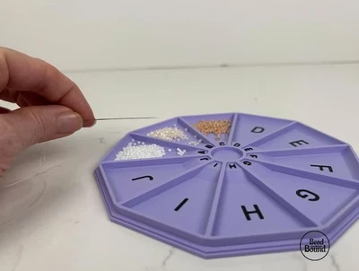 Bandeja Clasificadora de Cuentas Tamaño Mediano Organizador de Artesanía Tablero de Almacenamiento de Proyectos de Cuentas Foto 1 de 4