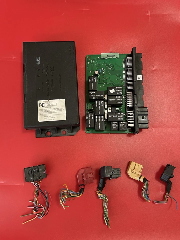 Módulo de confort de carrocería CCM BCM convertible Audi TT Roadster 2003-06 fabricante de equipos originales 8N7962267F Foto 1 de 4