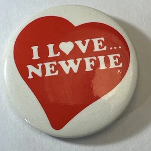 I Love Heart Newfie Rojo Terranova NFLD Atlántico Retro Sombrero Botón Solapa Prendedor - Imagen 1 de 12