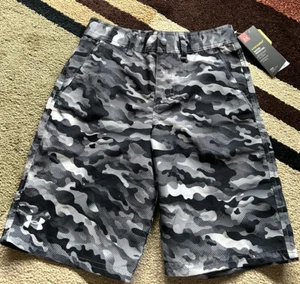 Pantalones cortos resistentes al agua UNDER ARMOUR Storm 1 tabla suelta gris camuflado talla 25 nuevos con etiquetas - Imagen 1 de 12