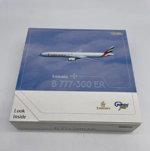 Die Cast Plane 1:400 Boeing 777-300 Emirates. N1 - Picture 1 of 5