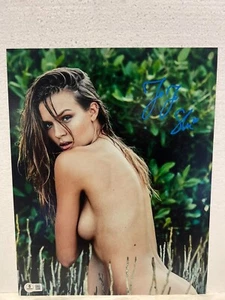 JOSEPHINE SKRIVER SIGNED 11X14 PHOTO AUTO SI SWIMSUIT MODEL SEXY BECKETT BAS COA - Picture 1 of 2