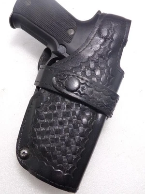 070-77 SAFARILAND Lev III Holster for SIG SAUER P220 P226 After #G1581180 365426 - Image 1 of 4