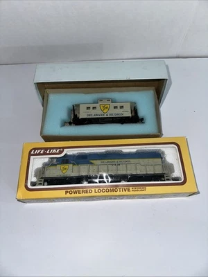 Life Like HO Delaware Hudson GP38 Power locomotive 7301 + Caboose Tested Works! - Image 1 of 4