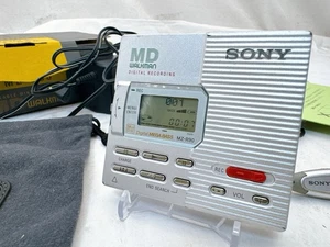 Sony MZ-R90 MD Walkman MiniDisc Recorder Player Silver w/ Box Remote Tested - Picture 1 of 24