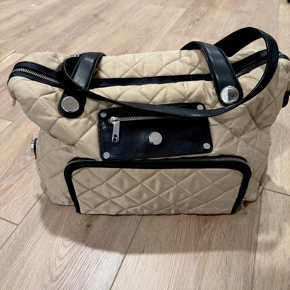 Bolsa tote Knomo Jesi acolchoada náilon 15” para laptop bege 16” X 12” X 3” em excelente estado usado - Imagem 1 de 4
