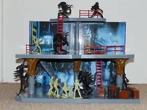 2004 Treehouse Kids Aliens Deluxe Playset Complete in Box THK - Picture 1 of 12