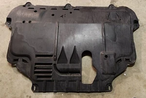 2008 Volvo C30 T5 R-design Oem Lower Under Cover Engie. - Picture 1 of 1