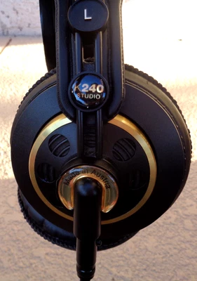 AKG K240 STUDIO OVER EAR MONITOR HEADPHONES W/CABLE TESTED WORKING CLEAN USED - Image 1 of 4