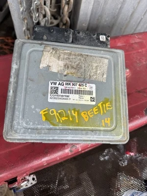 Módulo de control electrónico ECM motor ECM 2014 2015 VOLKSWAGEN VW BEETLE 1,8 L Foto 1 de 4
