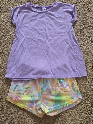 Conjunto de pijama para niñas. Talla grande 10/12. Lugar infantil. Flores. Manga corta Foto 1 de 4