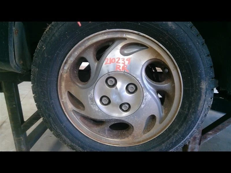 Wheel 15x6 Aluminum 9 Slot Fits 95-99 01 SATURN S SERIES 1165058 Foto 1 de 4