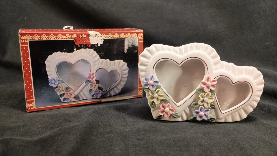 Marco de fotos de porcelana floral vintage doble corazón en caja original Foto 1 de 4