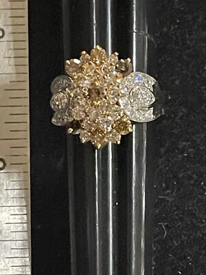 Anillo 14K-18k --Racimo de diamantes--Diamantes marrones y blancos--Talla 6,5 Foto 1 de 4