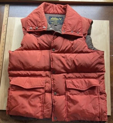 Holiday Ranger Vtg 70s Nylon Feather Down Puffer Vest Snap Outdoor Taiwan Large - Image 1 of 4