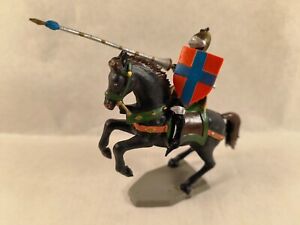 sympa figurine chevalier moyen age starlux  cheval vintage ( jouet ancien )