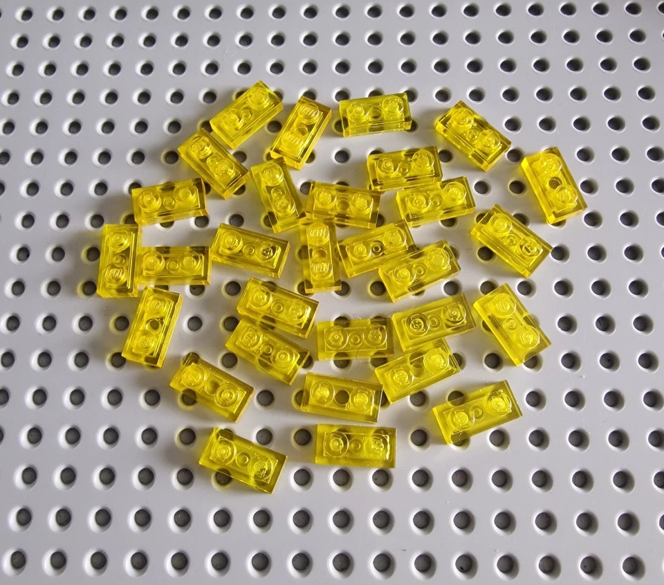 LEGO Platte Bauplatte 1x2 Transparent Gelb 30 Stück Yellow Basic Plate 3023 R3 - Bild 1 von 1