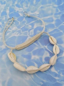 Beautiful Beachy Holiday Summer Cowrie Shell Beaded Adjustable Bracelet - Picture 1 of 8