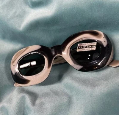 Vintage Sunglasses French Mod Black White Cateye 50s 60s NOS Beach - Image 1 of 4