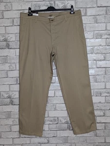 Lee Men's Total Freedom Beige Stretch Relaxed Fit Trousers Pants Size W40 X L32  - Picture 1 of 19